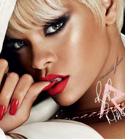 Rihanna u kampanji za MAC blagdansku šminku