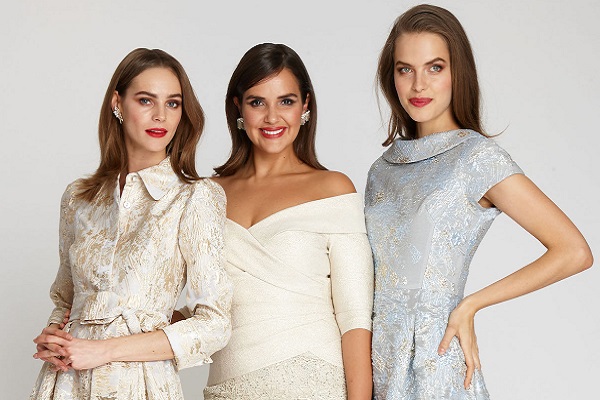 21 moderna duga svečana haljina za žene preko 50