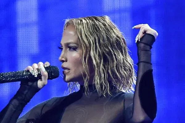 Nova bob frizura Jennifer Lopez
