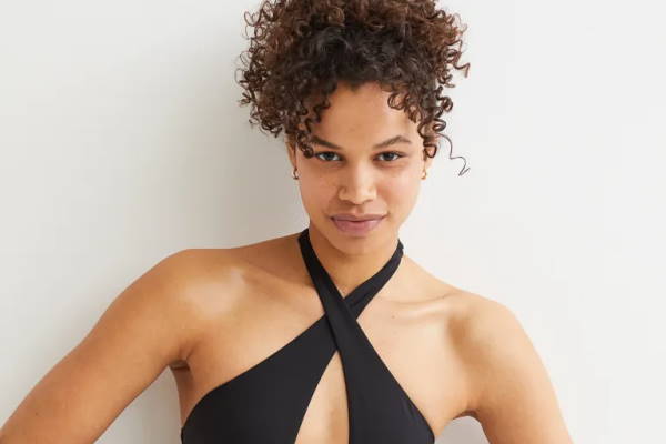 12 najljepših crnih H&M i Lisca kupaćih kostima iz kolekcije za ljeto 2022.