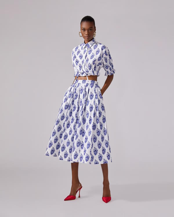 Summer resort chic dress code za 2025. 