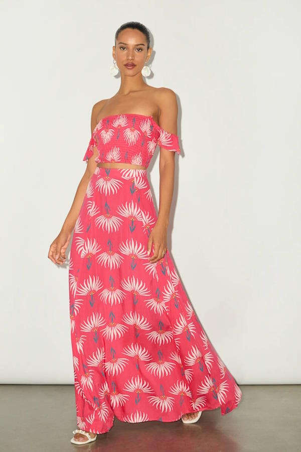 Summer resort chic dress code za 2025. 