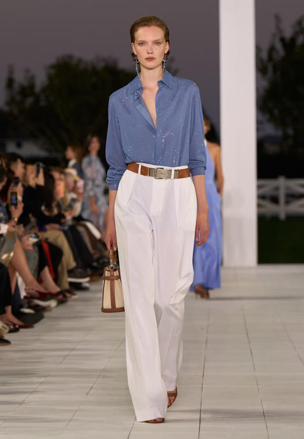 Summer resort chic dress code za 2025. 